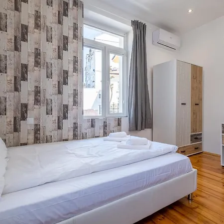 Blue House Center 3bdr Family & Friends *