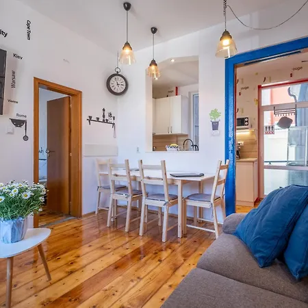 Blue House Center 3bdr Family & Friends